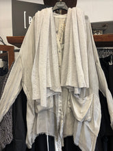 Lade das Bild in den Galerie-Viewer, Sanctamuerte Bluse
