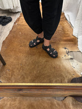 Lade das Bild in den Galerie-Viewer, Lofina Sandale
