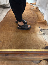 Lade das Bild in den Galerie-Viewer, Lofina Sandale
