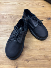Lade das Bild in den Galerie-Viewer, Papucei Lammfellschuhe
