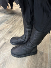 Lade das Bild in den Galerie-Viewer, Papucei Lammfell Stiefel

