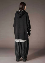 Lade das Bild in den Galerie-Viewer, Studio b3 Strickhoodie Edooh
