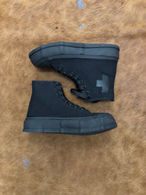 Lade das Bild in den Galerie-Viewer, PLÜ Sneaker
