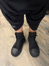 Lade das Bild in den Galerie-Viewer, PLÜ Sneaker
