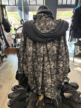 Lade das Bild in den Galerie-Viewer, Sanctamuerte Jacke

