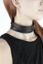 Lade das Bild in den Galerie-Viewer, Trippen Choker
