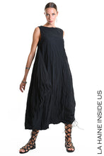 Lade das Bild in den Galerie-Viewer, La haine inside Us Kleid
