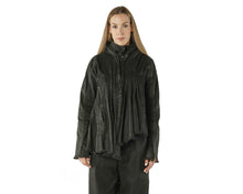 Lade das Bild in den Galerie-Viewer, Rundholz gewachste Jeansjacke
