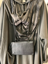 Lade das Bild in den Galerie-Viewer, Black by K&amp;M Walletcase
